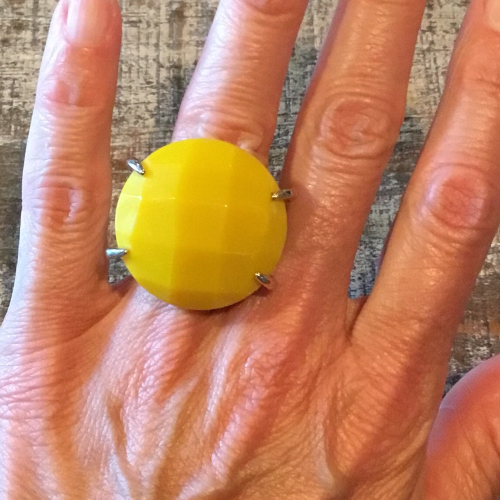 Kendra Scott Yellow Rana Cocktail Ring - Picture 1 of 12